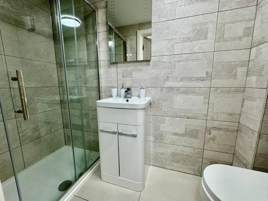 Stylish One Bedroom & A Sofa Bed Cardiff Extérieur photo